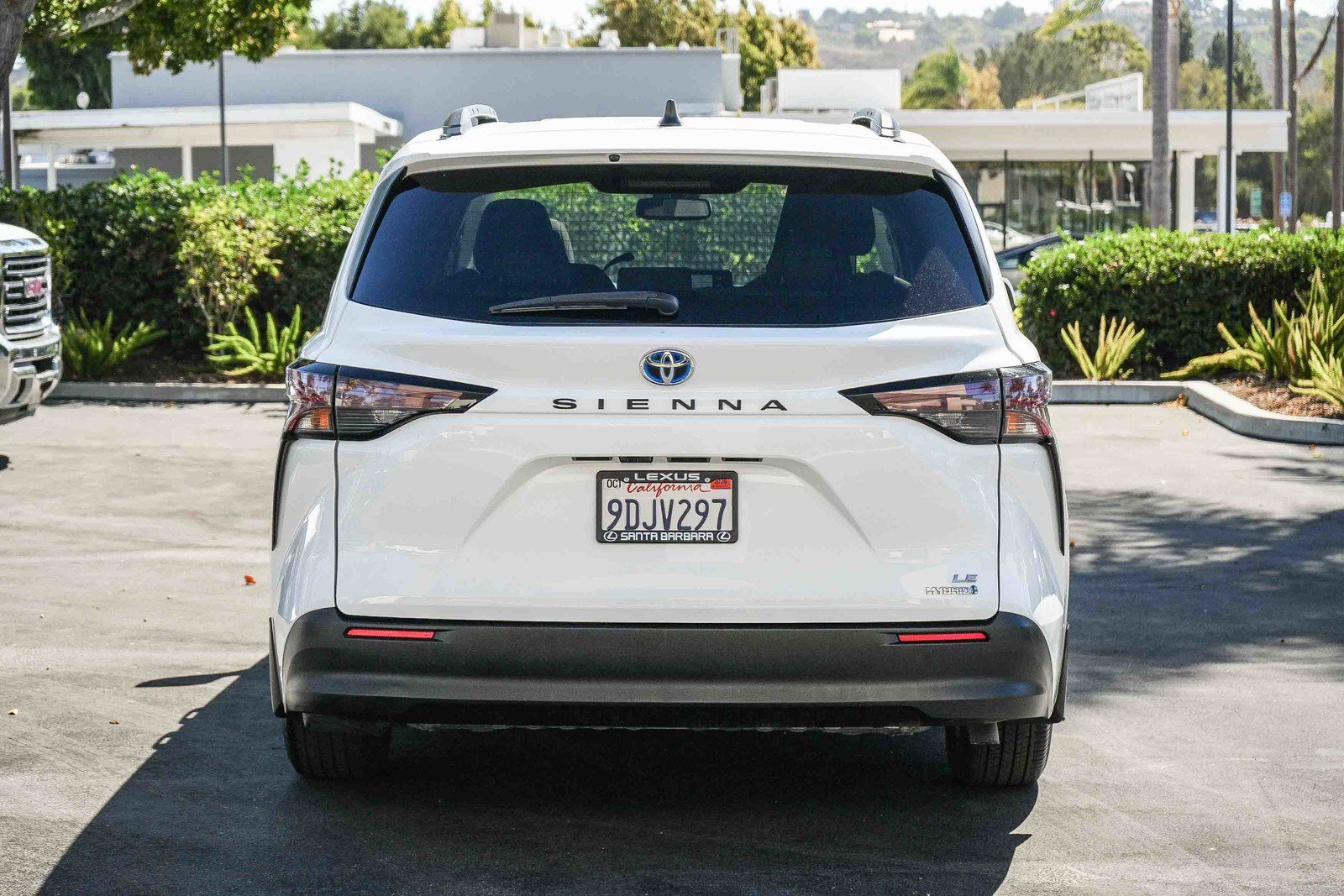 Used 2023 Toyota Sienna LE w/ LE Plus Package FWD image 5