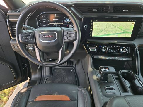 Used 2025 GMC Sierra 1500 AT4 w/ AT4 Premium Package AWD/4WD image 12
