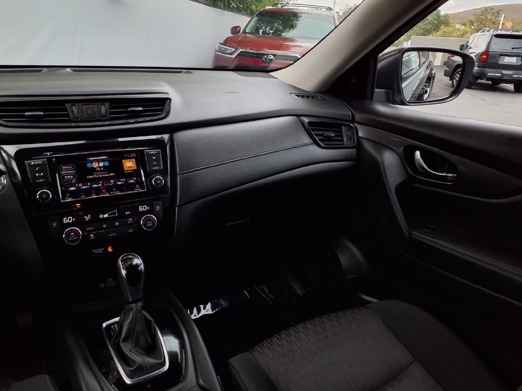 Used 2020 Nissan Rogue SV AWD/4WD image 31