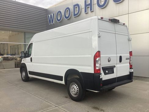 Used 2025 RAM ProMaster 2500 w/ Convenience Group FWD image 4