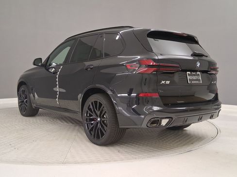 New 2026 BMW X5 sDrive40i w/ M Sport Package RWD image 3