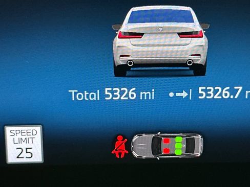 Used 2025 BMW 330i xDrive Sedan w/ Convenience Package image 25