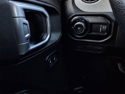 Used 2025 Jeep Wrangler Sport image 19