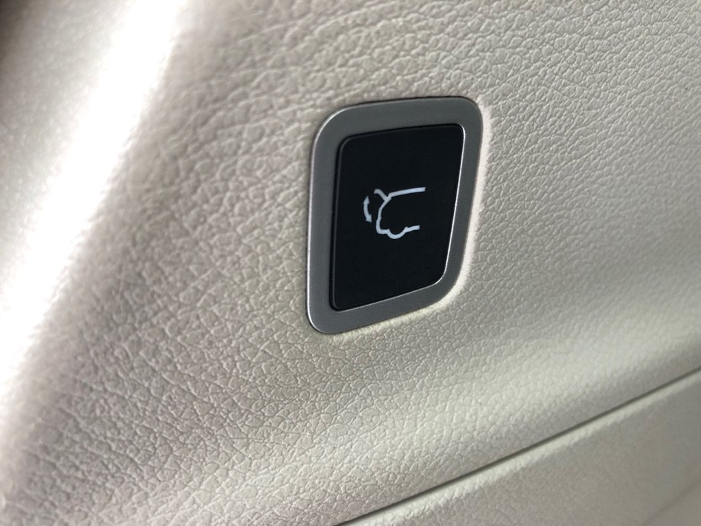 Used 2024 Chrysler Pacifica Touring-L FWD image 25