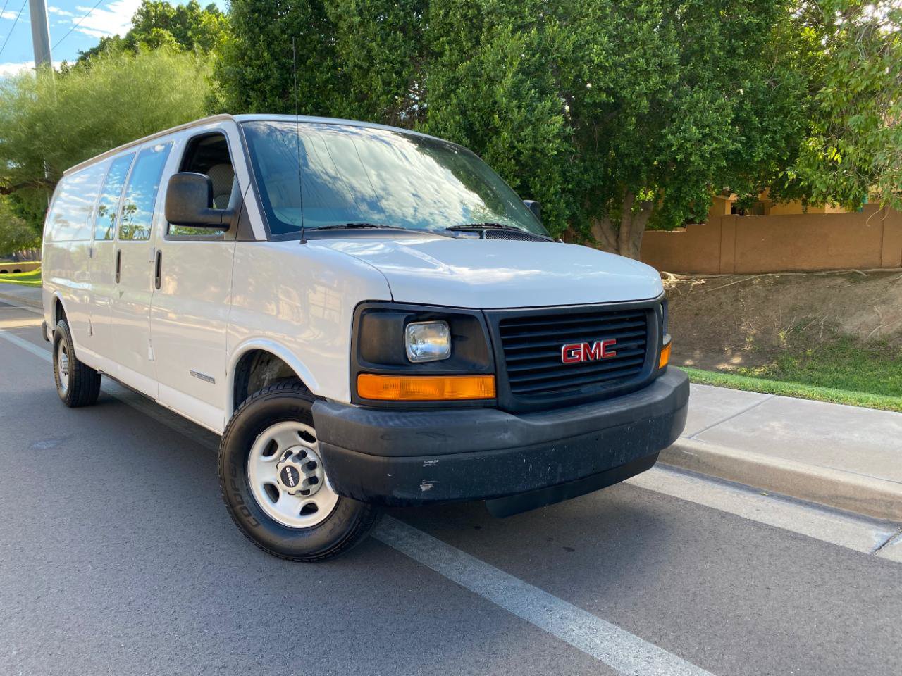 Used 2006 GMC Savana 2500 Extended RWD image 2