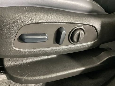 Used 2024 Buick Enclave Essence AWD/4WD image 27
