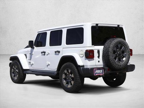 Used 2018 Jeep Wrangler Unlimited Sahara AWD/4WD image 7