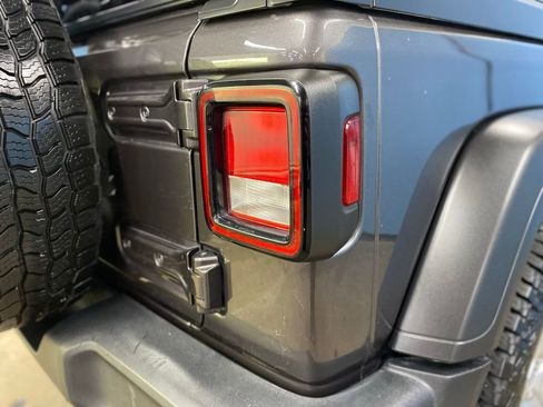 Used 2020 Jeep Wrangler Sport image 12