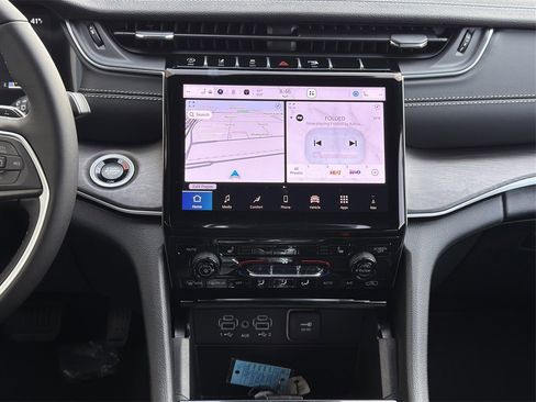 New 2025 Jeep Grand Cherokee Limited image 14