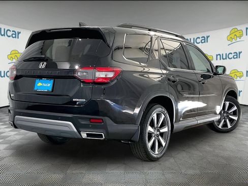 Used 2023 Honda Pilot Touring image 6