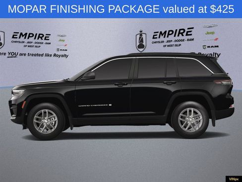 Used 2025 Jeep Grand Cherokee Laredo X image 3