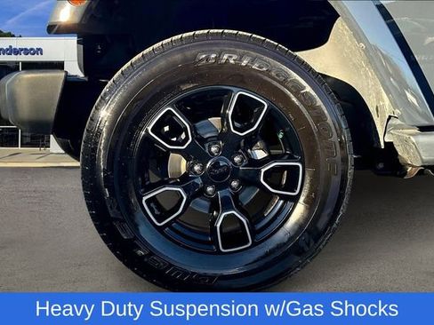 Used 2018 Jeep Wrangler Unlimited Sahara image 21