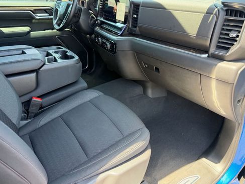 Used 2022 Chevrolet Silverado 1500 RST AWD/4WD image 13