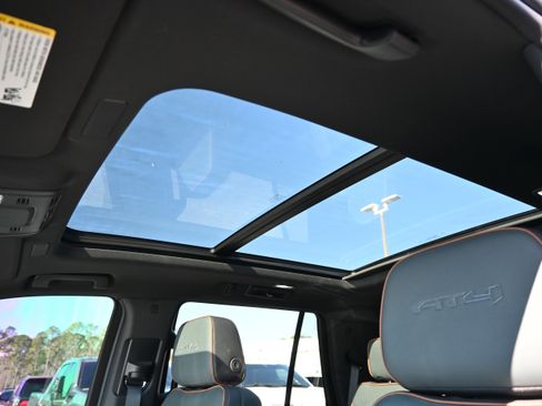 Used 2025 GMC Yukon AT4 w/ AT4 Premium Package image 5
