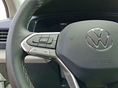 Used 2023 Volkswagen Taos SE w/ Panoramic Sunroof Package AWD/4WD image 22