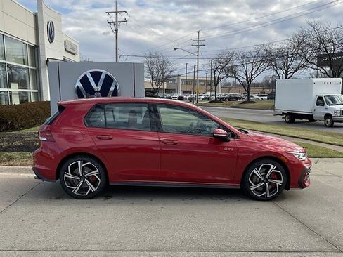 New 2026 Volkswagen GTI SE image 3