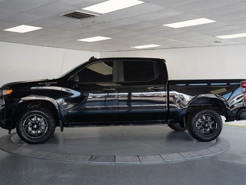 Used 2021 Chevrolet Silverado 1500 Custom w/ Safety Confidence Package AWD/4WD image 4