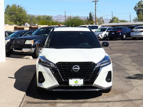 Used 2023 Nissan Kicks SR image 16