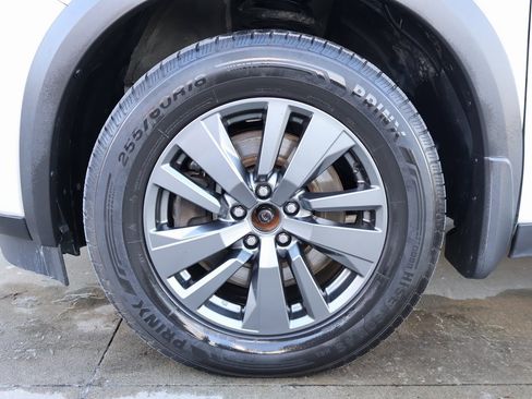 Used 2022 Nissan Pathfinder SV image 40