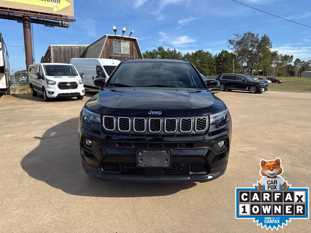 Certified 2024 Jeep Compass Latitude AWD/4WD image 2