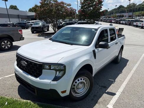 Used 2025 Ford Maverick XL w/ Equipment Group 102A AWD/4WD image 1