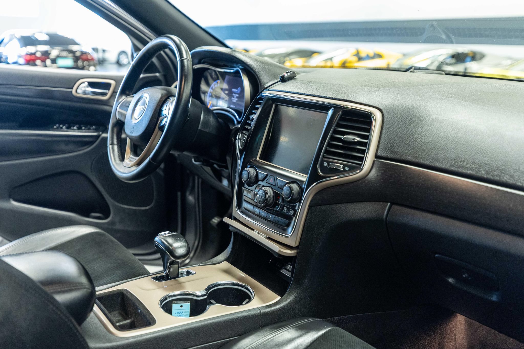 Used 2015 Jeep Grand Cherokee Altitude AWD/4WD image 14