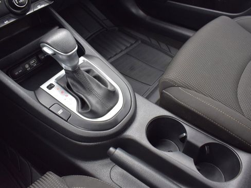 Used 2021 Kia Forte LXS FWD image 23