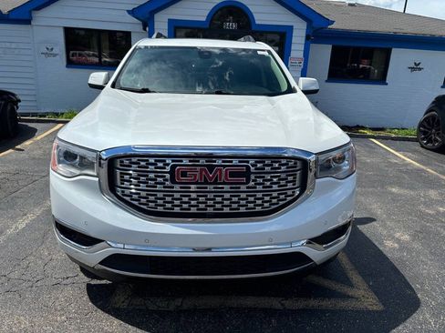 Used 2017 GMC Acadia Denali w/ Technology Package FWD image 2