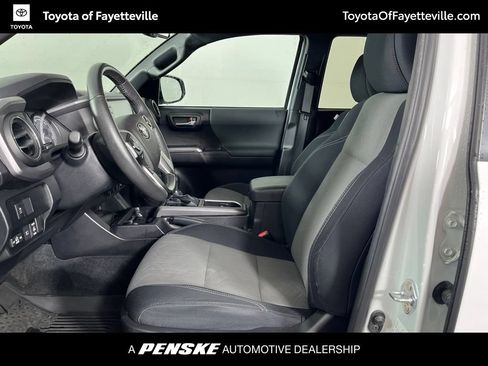 Used 2021 Toyota Tacoma TRD Sport w/ Technology Package AWD/4WD image 18