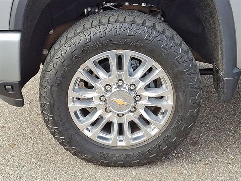 Used 2025 Chevrolet Silverado 2500 High Country w/ High Country Premium Package image 29