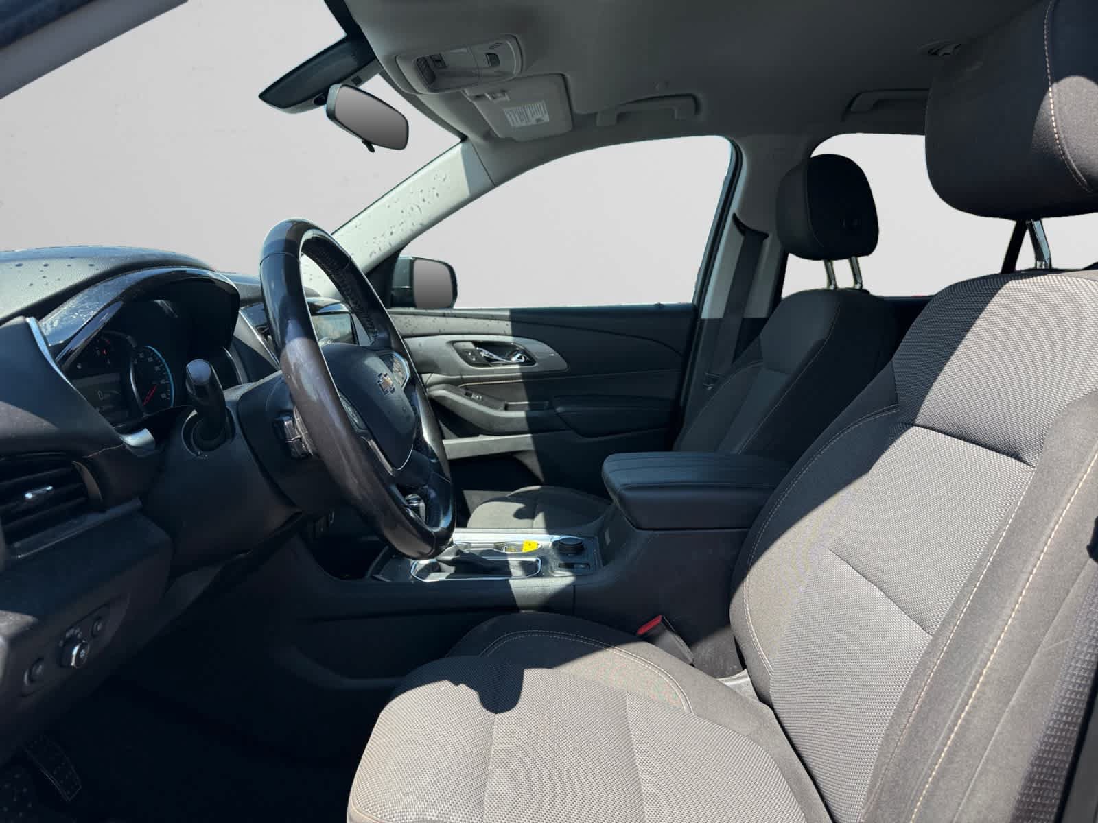 Used 2020 Chevrolet Traverse LT FWD image 9