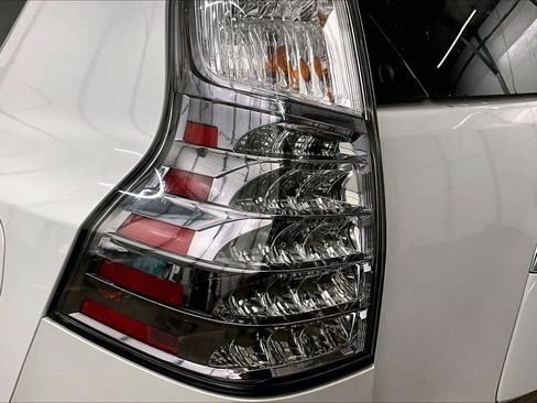 Used 2015 Lexus GX 460 Luxury image 30