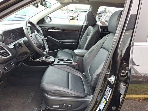 Certified 2025 Kia Seltos SX w/ SX Sunroof Package image 13