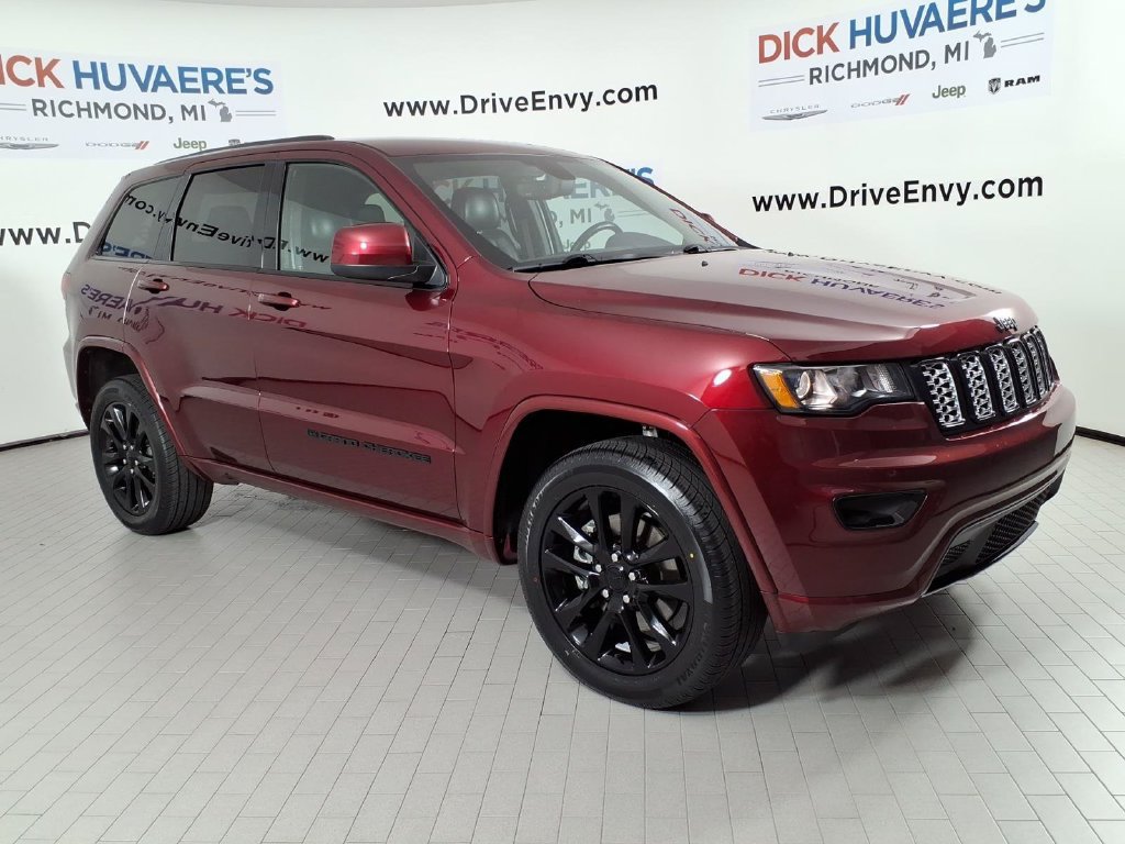Used 2022 Jeep Grand Cherokee Laredo X AWD/4WD image 3