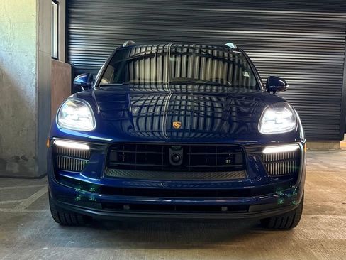 Certified 2023 Porsche Macan S AWD/4WD image 6