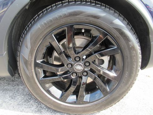 Used 2018 Land Rover Discovery HSE AWD/4WD image 8
