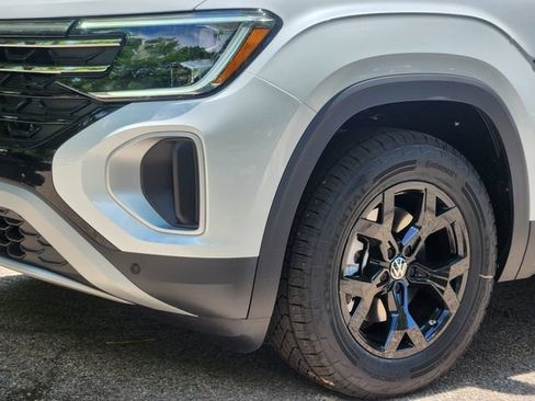 New 2026 Volkswagen Atlas Peak Edition AWD/4WD image 7