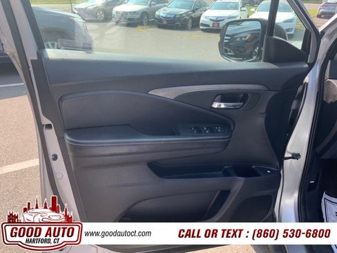 Used 2017 Honda Ridgeline RT image 6