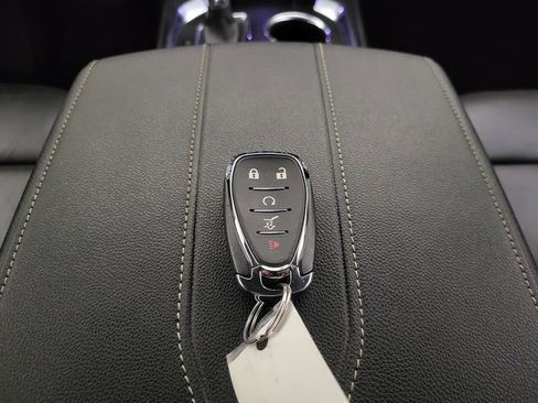 Used 2023 Chevrolet Traverse LT image 47