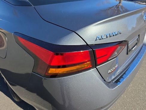 Used 2022 Nissan Altima 2.5 SV image 16
