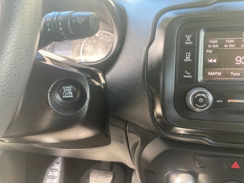 Used 2018 Jeep Renegade Sport w/ Power & Air Group image 21