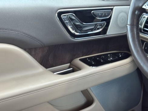 Used 2022 Lincoln Navigator L Reserve AWD/4WD image 9