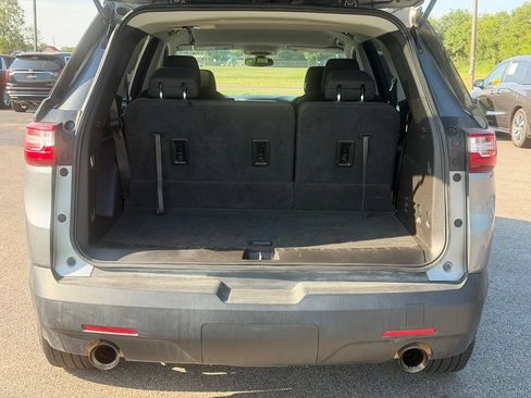 Used 2019 Chevrolet Traverse LT FWD image 8