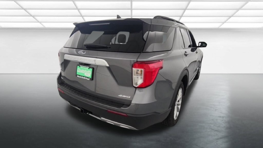 Certified 2024 Ford Explorer XLT w/ Equipment Group 202A AWD/4WD image 8