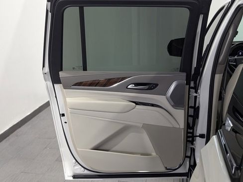 Certified 2024 Cadillac Escalade ESV Sport Platinum w/ LPO, ONYX Package image 33