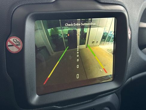 Used 2023 Jeep Renegade Latitude image 22