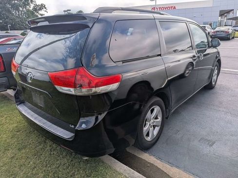 Used 2011 Toyota Sienna LE FWD image 3