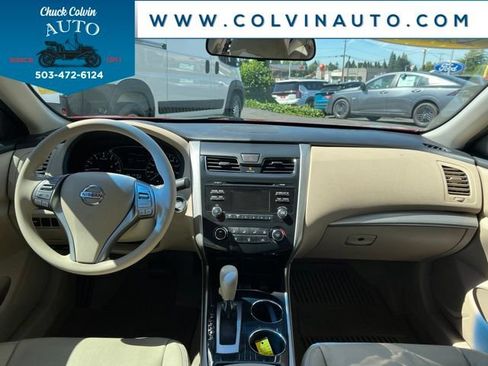 Used 2014 Nissan Altima 2.5 S w/ Display Audio Package FWD image 16