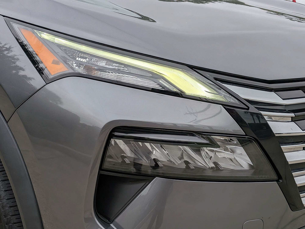 Used 2025 Nissan Rogue S FWD image 10