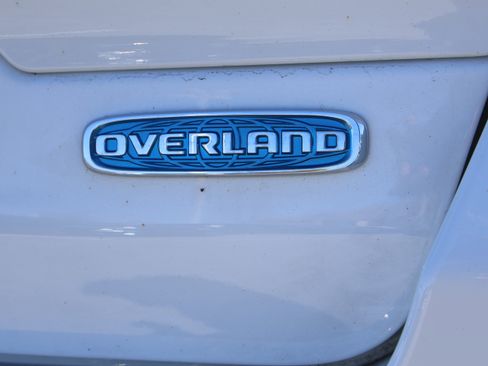 Used 2022 Jeep Grand Cherokee Overland w/ Advanced Protech Group III image 17